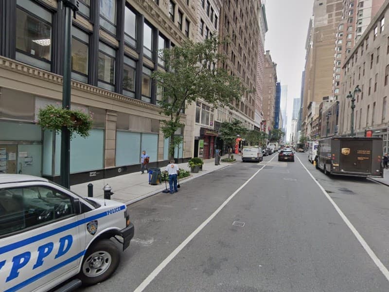 Street View of Empire State Building area, New York